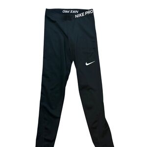 The Nike Pro Tight Fit Women’s Training Leggings Size Medium